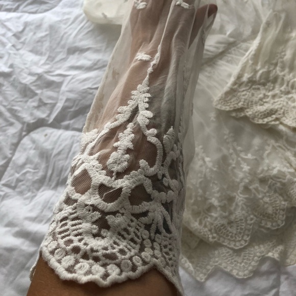 Lace romper - Picture 2 of 4